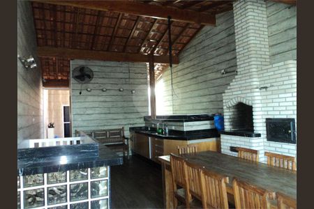 12_photo/94cefe862d.4f01e810a805cb87-ATLAS-58746496-b43e-49d7-aadc-4875ea7b0934.jpg de casa à venda com 6 quartos, 300m² em Baronesa, Osasco