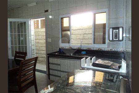 3_photo/94cefe862d.4f01e810a805cb87-ATLAS-a57888a7-ea59-4c20-8480-96ececaf732f.jpg de casa à venda com 6 quartos, 300m² em Baronesa, Osasco