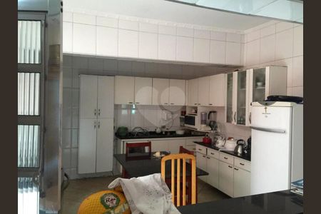 5_photo/94cefeb3a1.0b41dd9f8e6ad8d9-ATLAS-12d701b4-b9dc-4fe5-93ba-d6f354e6e713.jpg de casa à venda com 3 quartos, 109m² em Jardim Mutinga, São Paulo