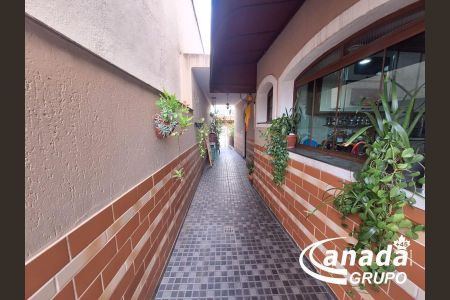 8_photo/94cefeddbb.833a42e394c467a8-ATLAS-04ec37c4-8714-49e3-9e01-fb2f567b102b.jpg de casa à venda com 3 quartos, 214m² em Ayrosa, Osasco