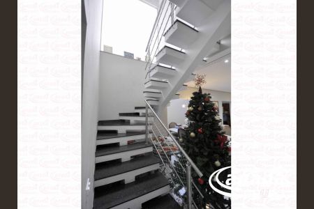 11_photo/94cefede17.4bd2615f33144f40-ATLAS-86e995b3-42f4-4168-bdd8-21b643df00a3.jpg de casa à venda com 3 quartos, 185m² em Ayrosa, Osasco