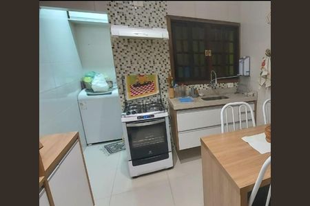 4_photo/94cefedff5.2f15d505e37c7ac5-ATLAS-dcbcd16a-a068-4e3e-aec4-37d75952ac5a.jpg de casa à venda com 3 quartos, 72m² em Ayrosa, Osasco