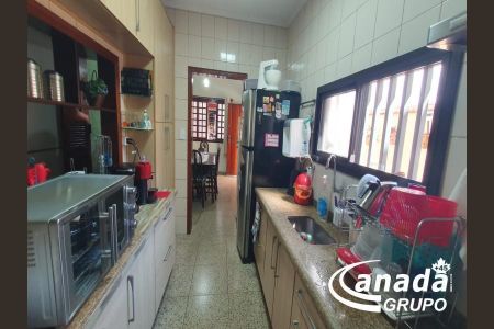 11_photo/94cefee0d9.821bca6a381fcd78-ATLAS-4308c026-1e8d-4d39-9c9c-a25e5ba9bcdd.jpg de casa à venda com 4 quartos, 178m² em Ayrosa, Osasco