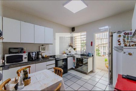 21_photo/94cefee4b9.e78a3bff2ad56a74-ATLAS-2e855eab-7abe-4ae0-aa81-878c2a593446.jpg de casa à venda com 3 quartos, 214m² em Rochdale, Osasco