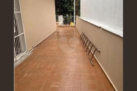 2_photo/94cefee6d3.a944a7ef88bd55c6-ATLAS-1c2ceab3-aa25-4b54-aa0c-2999c4a4bdb2.jpg de casa à venda com 3 quartos, 182m² em Ayrosa, Osasco