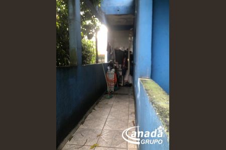 4_photo/94cefee6e5.58506769bdfd2446-ATLAS-5c6e609e-b488-48c0-a7fe-28de15fb27bf.jpg de casa à venda com 6 quartos, 188m² em Ayrosa, Osasco