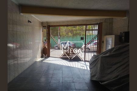 6_photo/94cefee84f.306a37c03e5f3bb9-ATLAS-4ecc1e4d-768e-41a1-bd0f-d9a1c31e3ced.jpg de casa à venda com 3 quartos, 258m² em Mutinga, Osasco