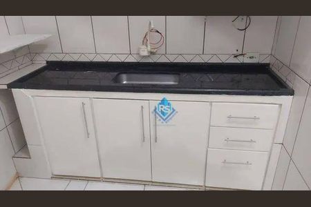 8_photo/94cefee98b.8f3f2a47dd94676f-ATLAS-b658bbfb-5a49-4ef6-88e3-3779673ba022.jpg de casa à venda com 3 quartos, 252m² em Vila Menck, Osasco