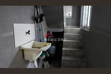 4_photo/94cefeea27.dc8bbd111761e841-ATLAS-149c6e59-b78d-4ce7-8f80-dddaa38c47d1.jpg de casa à venda com 3 quartos, 181m² em Vila Menck, Osasco