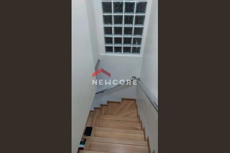 11_photo/94cefeea27.dc8bbd111761e841-ATLAS-4311e701-88ae-4468-bd4c-b7ff7c7c8d6c.jpg de casa à venda com 3 quartos, 181m² em Vila Menck, Osasco