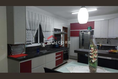 7_photo/94cefeea27.dc8bbd111761e841-ATLAS-71a6ee12-8ba8-4fa8-b621-4becd9b136e1.jpg de casa à venda com 3 quartos, 181m² em Vila Menck, Osasco