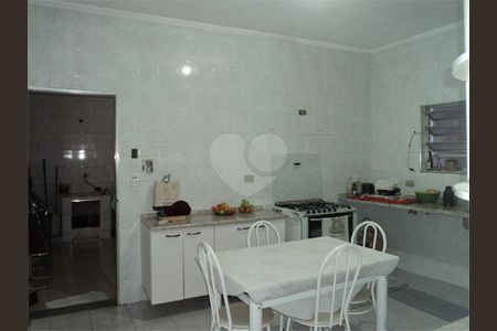 11_photo/94cefefa0b.7a69ff73eb43ff8d-ATLAS-146ee3db-04f5-4ba1-8b8d-86e3e4ce7bc2.jpg de casa à venda com 4 quartos, 200m² em Rochdale, Osasco