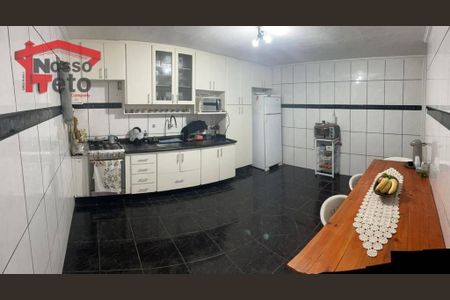 3_photo/94cefefb6b.bdf1def5ceb5107f-ATLAS-13abd69e-0b10-49b9-87ec-c008cbc5adf0.jpg de casa à venda com 4 quartos, 192m² em Rochdale, Osasco