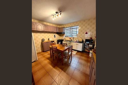 7_photo/94ceff2061.e6f02a1e96aef2b1-ATLAS-54304dea-3fdc-4df9-91bd-689453dc1580.jpg de casa à venda com 4 quartos, 263m² em Ayrosa, Osasco