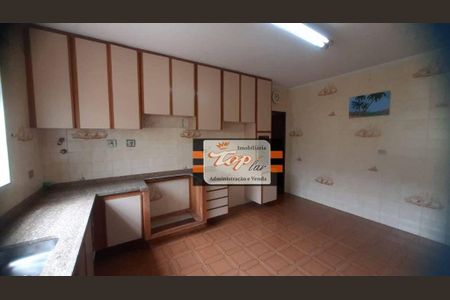4_photo/94ceff261d.2589b1fd00b31c34-ATLAS-2baf22ac-61fd-44e4-a96b-a2f650317e7d.jpg de casa à venda com 3 quartos, 221m² em Remédios, Osasco