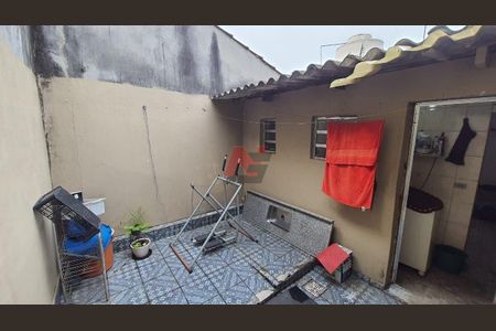 2_photo/94ceff33b3.b7a28b76476596d7-ATLAS-42b38860-98cc-4288-8620-97fc0c8e4fff.jpg de casa à venda com 2 quartos, 52m² em Remédios, Osasco