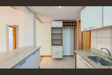 2_photo/94ceff3d29.565d65a6458b6ca1-ATLAS-05aa9aed-53c0-47b5-9555-8ea57ad352bb.jpg de casa à venda com 3 quartos, 160m² em Presidente Altino, Osasco