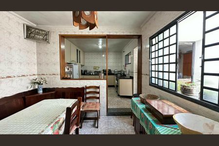 2_photo/94ceff5aa7.c202053c0eb79174-ATLAS-05578c13-a457-472a-86b3-e9ca11f94b17.jpg de casa à venda com 4 quartos, 150m² em Parque Continental, São Paulo