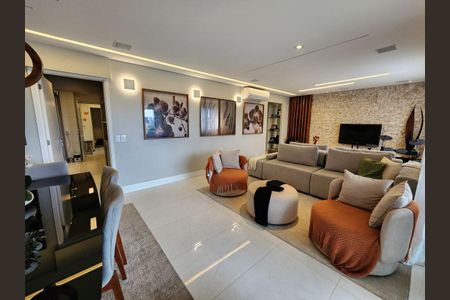 7_photo/94ceff61d1.04a823dc9d4d949a-ATLAS-b0162a3b-87aa-4ba5-91be-d2e3579e63c3.jpg de apartamento à venda com 3 quartos, 200m² em Umuarama, Osasco