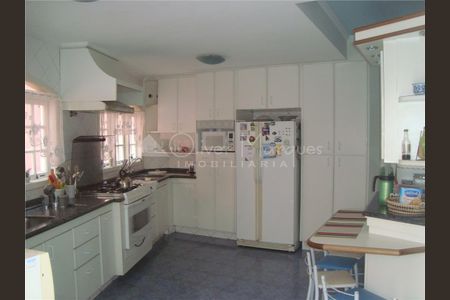 5_photo/94ceff69bd.ceff8192393c33de-ATLAS-aa2d1ccd-94bd-4c24-9072-2c323db3a659.jpg de casa para alugar com 4 quartos, 354m² em Vila Campesina, Osasco