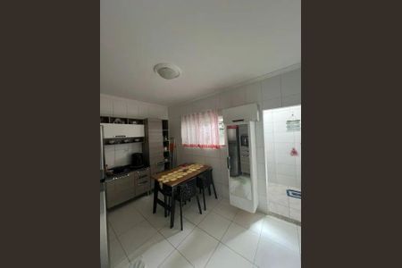 5_photo/94ceffb18f.ceff8192393c33de-ATLAS-ea72e301-0613-406f-9884-ee26d42c7bbd.jpg de casa à venda com 3 quartos, 278m² em Jardim das Flores, Osasco