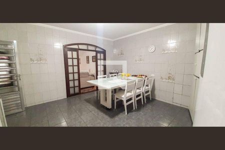 4_photo/94ceffbe2d.206353ecc2220d31-ATLAS-28058eb4-8eb9-4b2e-9c39-4774c2cc99e6.jpg de casa à venda com 3 quartos, 180m² em Jardim Roberto, Osasco