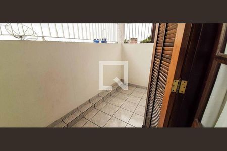 9_photo/94ceffbe2d.206353ecc2220d31-ATLAS-97154b1b-8d40-4c32-86af-8e9c619b3f38.jpg de casa à venda com 3 quartos, 180m² em Jardim Roberto, Osasco