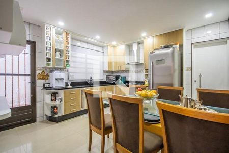 7_photo/94ceffbe5d.3c190a715a9dad8e-ATLAS-412c352f-1167-48a8-bc7b-0a087376800f.jpg de casa à venda com 3 quartos, 350m² em Jardim Roberto, Osasco