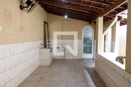 11_photo/94ceffcea3.06d0e82101a84137-ATLAS-5367a6cc-0d0e-4807-bf35-07009827a77e.jpg de casa à venda com 3 quartos, 180m² em São Pedro, Osasco