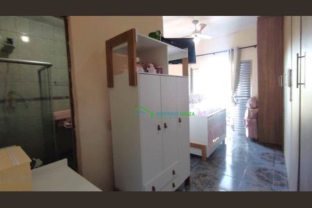 6_photo/94ceffd413.ceff8192393c33de-ATLAS-4877d518-5ce1-4b21-8cb6-436df8e971a1.jpg de casa à venda com 5 quartos, 240m² em Jardim Cecilia Cristina, Carapicuíba