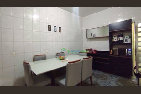 11_photo/94ceffd413.ceff8192393c33de-ATLAS-c12ade0a-49b6-4251-9fb2-dcecc8483527.jpg de casa à venda com 5 quartos, 240m² em Jardim Cecilia Cristina, Carapicuíba