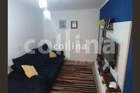 4_photo/94ceffd66b.ceff8192393c33de-ATLAS-2373c5a9-0ae8-4f68-ac00-535689332b7e.jpg de casa à venda com 2 quartos, 147m² em Jardim Rosa Maria, Carapicuíba