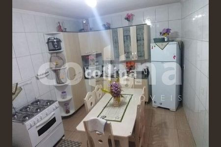 12_photo/94ceffd66b.ceff8192393c33de-ATLAS-b21adc33-7e4b-4f50-8a94-a6db4be78a35.jpg de casa à venda com 2 quartos, 147m² em Jardim Rosa Maria, Carapicuíba