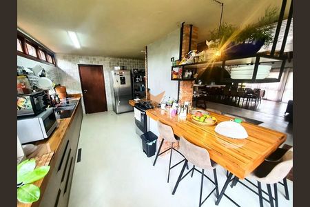 13_photo/94ceffd66d.868cfb9c93a85d50-ATLAS-d3980124-d79f-4d69-93d9-6afce9cbf747.jpg de casa para alugar com 4 quartos, 850m² em Vila Guarani, Carapicuíba