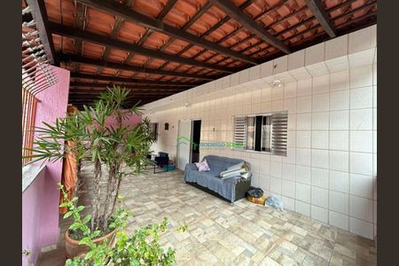 4_photo/94ceffd685.05acccb2dbb53537-ATLAS-d2f4f3e0-18b7-48f3-9761-e8c42838ddce.jpg de casa à venda com 5 quartos, 222m² em Jardim Cecilia Cristina, Carapicuíba