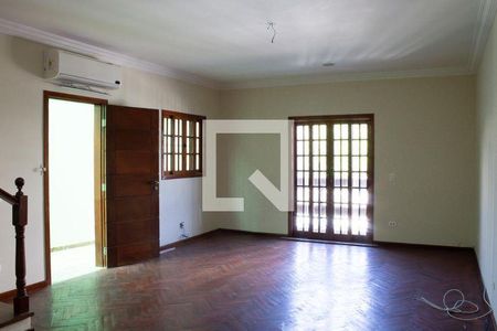 1_photo/94ceffead9.974d063b20acfe41-ATLAS-03e6758b-a57e-40c2-9952-b37ed9ae5e61.jpg de casa à venda com 3 quartos, 293m² em Padroeira, Osasco