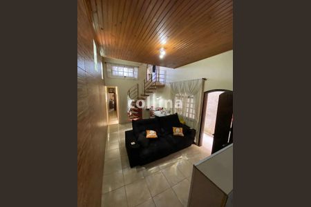 1_photo/94ceffec87.ceff8192393c33de-ATLAS-affae555-5cb5-45f1-9fbd-18fc2f24bceb.jpg de casa à venda com 4 quartos, 300m² em Jardim Turibio, Osasco