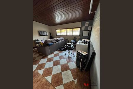 2_photo/94cefff057.681f196f975741fe-ATLAS-d910fba6-dbc6-4f3e-bf3b-c5e8eb53f29c.jpg de casa à venda com 3 quartos, 215m² em Metalúrgicos, Osasco