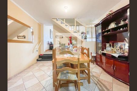 1_photo/94cefff2d9.8e927f3430f5a69c-ATLAS-0208346d-97fb-4d28-98ef-e7d49a913513.jpg de casa à venda com 4 quartos, 280m² em Veloso, Osasco