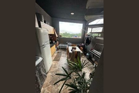 3_photo/94cf00016b.ff0e424256b683cf-ATLAS-a6f048b3-7343-43b8-b900-db2de1fa6e36.jpg de casa à venda com 3 quartos, 95m² em Jardim Marilu, Carapicuíba