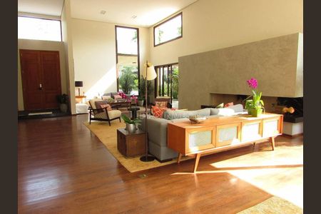 5_photo/94cf000743.ae537c11cfa6cc3a-ATLAS-d8ebb17e-1c8f-4e74-8616-1bf722880491.jpg de casa à venda com 4 quartos, 1000m² em Chácara do Refúgio, Carapicuíba