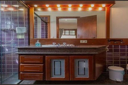 97_photo/94cf0007cb.0f81dd1a9a4f6ffb-ATLAS-cdca9efd-384d-46de-9280-a60075f30445.jpg de casa à venda com 7 quartos, 450m² em Chácara Granja Velha, Carapicuíba