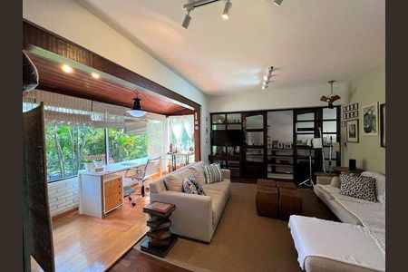 16_photo/94cf000887.e6e1c947b02cf8fb-ATLAS-1ee0cc87-6f88-45d5-a18d-e7d64e2bb5c9.jpg de casa à venda com 5 quartos, 804m² em Parque Frondoso, Carapicuíba