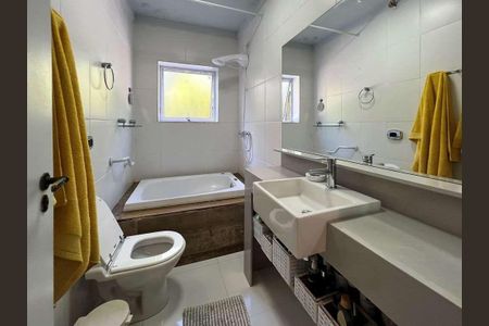 7_photo/94cf000887.e6e1c947b02cf8fb-ATLAS-35623bbe-d1d4-450b-a9b5-4b2c6bcd82eb.jpg de casa à venda com 5 quartos, 804m² em Parque Frondoso, Carapicuíba