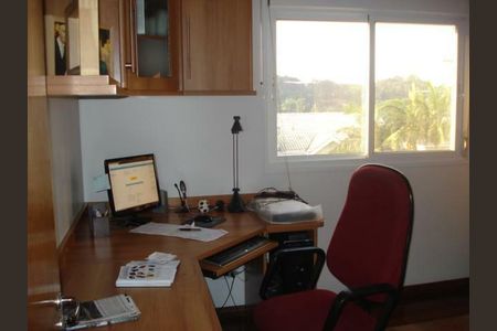 9_photo/94cf000891.05acccb2dbb53537-ATLAS-4de7fde8-bcd6-47dc-973f-e8f1876ca697.jpg de casa à venda com 4 quartos, 380m² em Palos Verdes, Carapicuíba