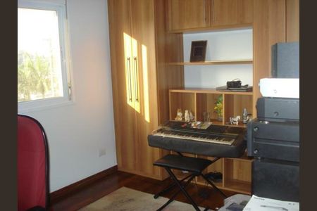 28_photo/94cf000891.05acccb2dbb53537-ATLAS-fdc224cd-e8ba-4339-93e2-2b6027a34d5f.jpg de casa à venda com 4 quartos, 380m² em Palos Verdes, Carapicuíba