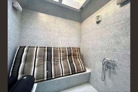 6_photo/94cf0008b1.5b1ffa6849bccbd1-ATLAS-183fed3e-015e-4762-8130-aa7398bde07e.jpg de casa à venda com 6 quartos, 800m² em Palos Verdes, Carapicuíba