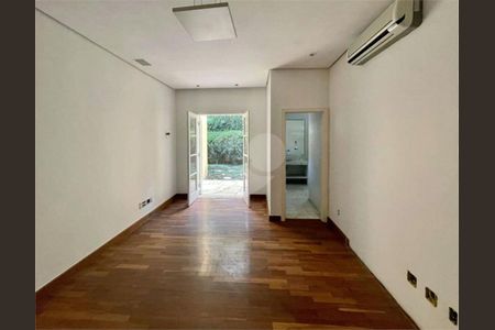 9_photo/94cf0008b1.5b1ffa6849bccbd1-ATLAS-1fd79cb8-14e9-4153-a5fa-53e45b88172a.jpg de casa à venda com 6 quartos, 800m² em Palos Verdes, Carapicuíba