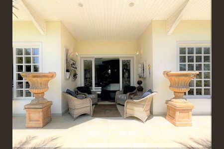 10_photo/94cf00092b.09604b2c146ebc17-ATLAS-4a0fde7c-dc09-45c2-8fbf-31218d4fd43a.jpg de casa à venda com 4 quartos, 752m² em Palos Verdes, Carapicuíba