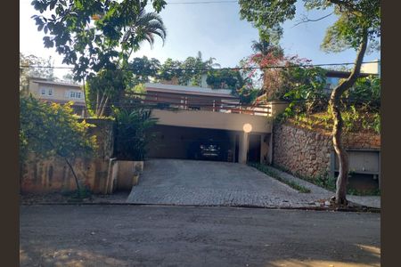 17_photo/94cf000943.82be18ad98973cde-ATLAS-603434c7-b4c2-4ad0-8849-2e34af63473e.jpg de casa de condomínio à venda com 4 quartos, 386m² em Palos Verdes, Carapicuíba